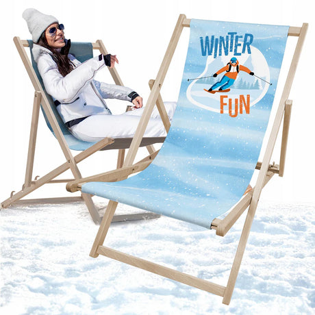 Liegestuhl aus Holz mit WINTER FUN-Aufdruck