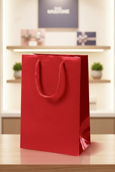 Papiertüten mit Schnurgriff