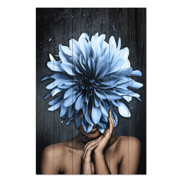 Wanddeko Holz - Woman with a Large Blue Flowers