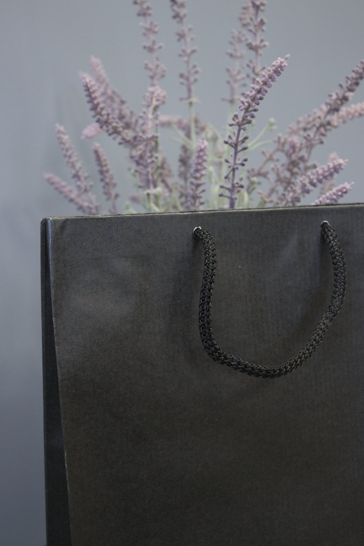 Papiertüte eco prestige 24+9x32cm Schwarz - AllBags